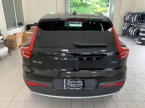2022 Volvo XC40 T5 Inscription