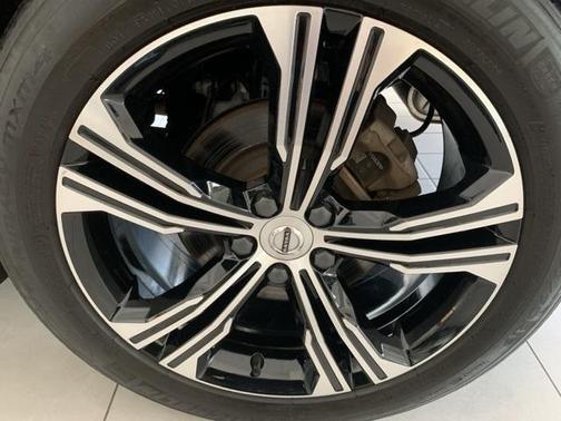 2022 Volvo XC40 T5 Inscription