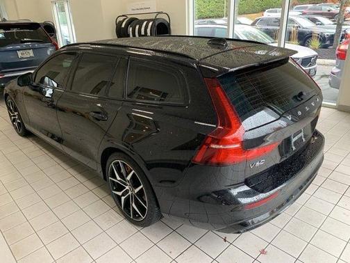 2024 Volvo V60 Recharge Plug-In Hybrid T8 Polestar Engineered