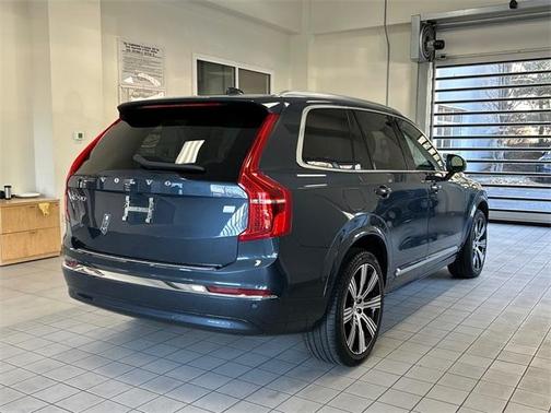 2024 Volvo XC90 Recharge Plug-In Hybrid T8 Ultimate Bright Theme 7-Seater
