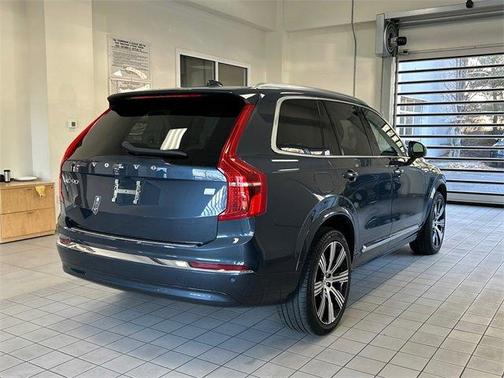 2024 Volvo XC90 Recharge Plug-In Hybrid T8 Ultimate Bright Theme 7-Seater