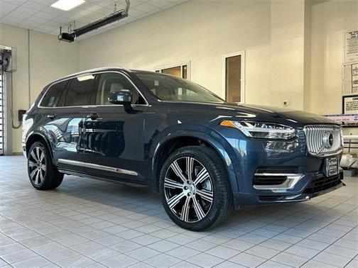 2024 Volvo XC90 Recharge Plug-In Hybrid T8 Ultimate Bright Theme 7-Seater
