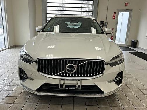 2023 Volvo XC60 Plus