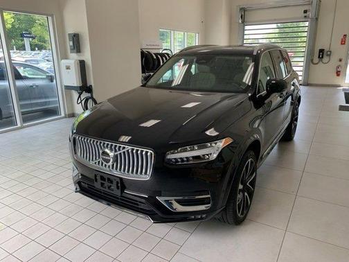 2024 Volvo XC90 B5 Plus Bright Theme
