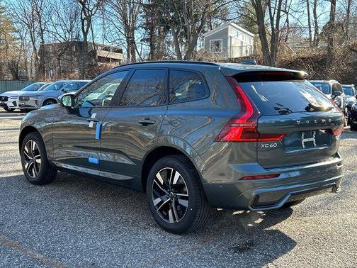 2026 Volvo XC60 B5 Plus
