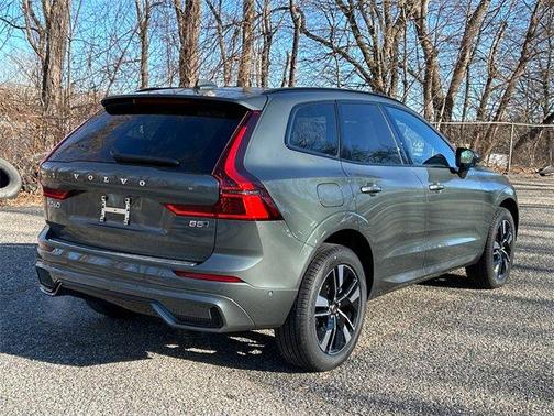 2026 Volvo XC60 B5 Plus
