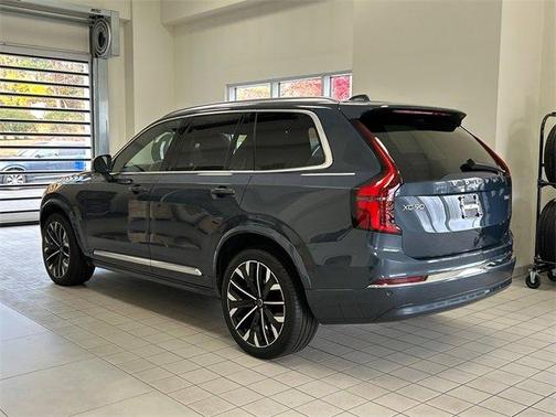 2025 Volvo XC90 B6 Plus 7-Seater
