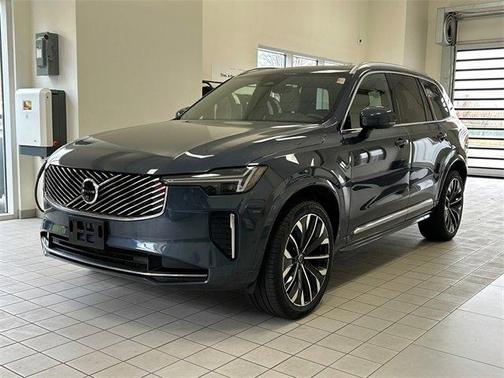 2025 Volvo XC90 B6 Plus 7-Seater