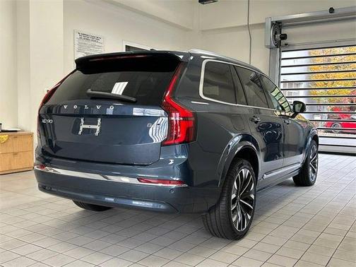 2025 Volvo XC90 B6 Plus 7-Seater