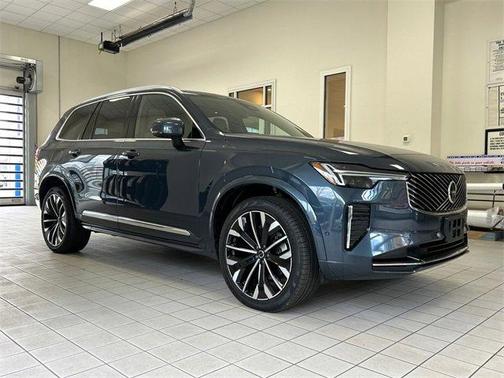 2025 Volvo XC90 B6 Plus 7-Seater