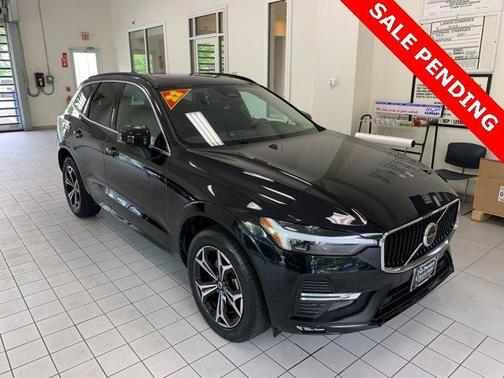 2022 Volvo XC60 B5 Momentum