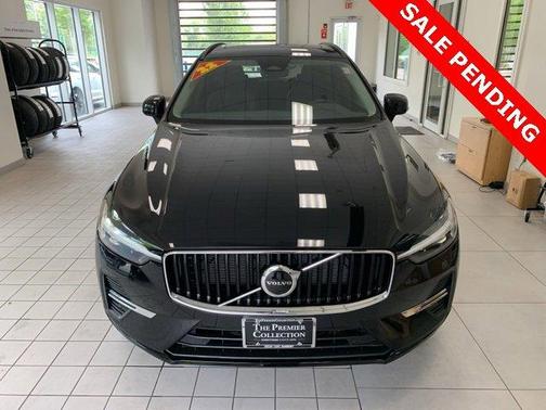 2022 Volvo XC60 B5 Momentum