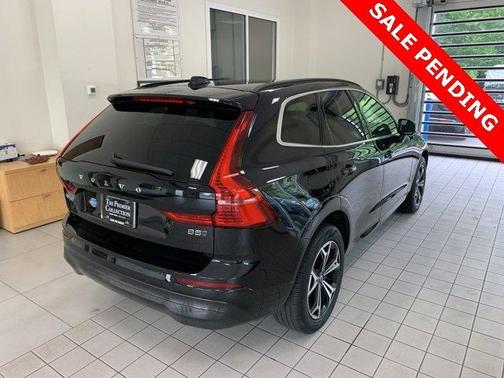 2022 Volvo XC60 B5 Momentum