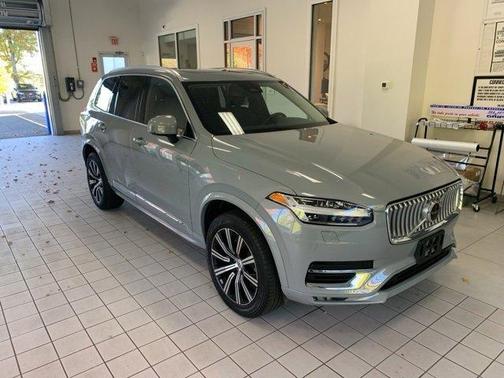 2024 Volvo XC90 B5 Core Bright Theme