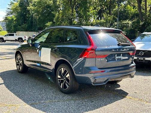 2026 Volvo XC60 B5 Core