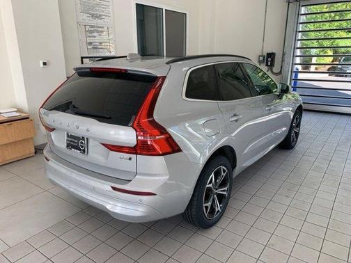2022 Volvo XC60 B5 Momentum