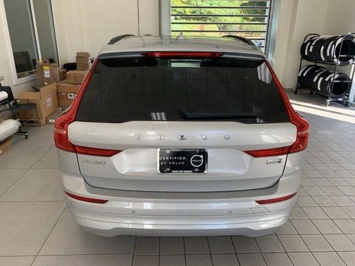 2022 Volvo XC60 B5 Momentum