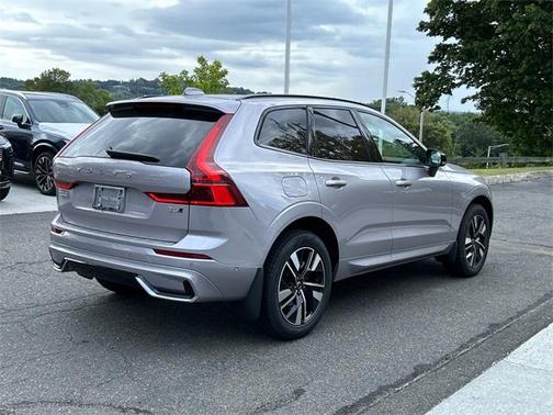 2026 Volvo XC60 B5 Plus