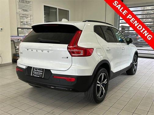 2024 Volvo XC40 B5 Core