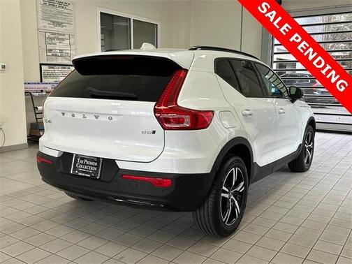 2024 Volvo XC40 B5 Core