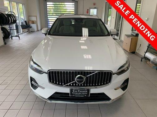 2023 Volvo XC60 B5 Plus Bright Theme