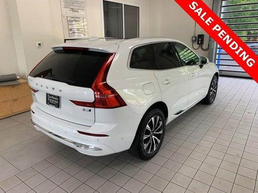 2023 Volvo XC60 B5 Plus Bright Theme