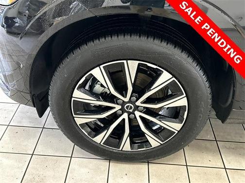 2025 Volvo XC60 B5 Plus