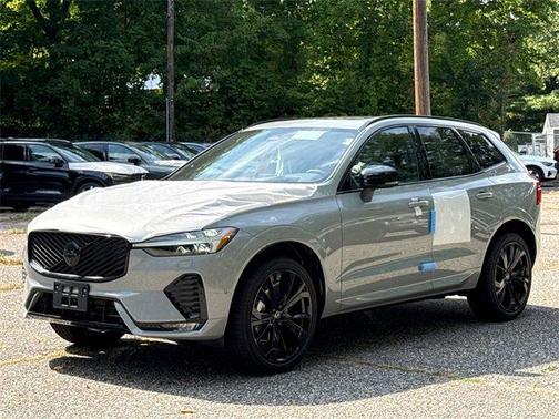 2026 Volvo XC60 B5 Ultra Black Edition