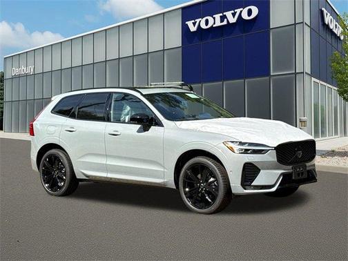2026 Volvo XC60 B5 Ultra Black Edition