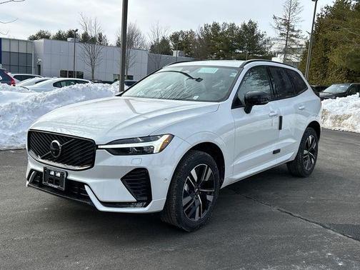 2026 Volvo XC60 B5 Plus