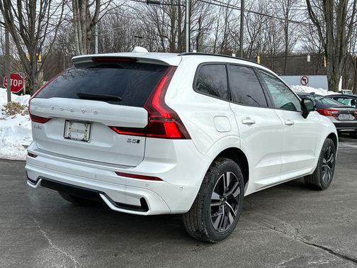2026 Volvo XC60 B5 Plus