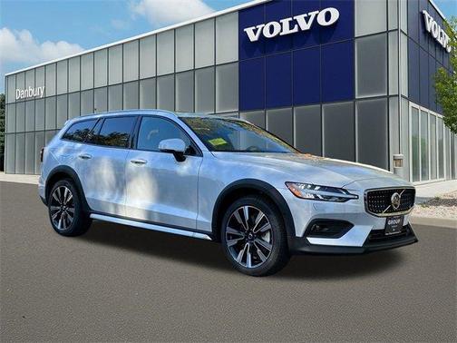 2026 Volvo V60 Cross Country B5 Ultra