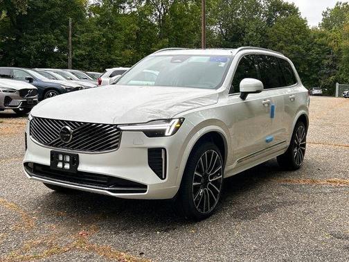 2026 Volvo XC90 B6 Plus 7-Seater