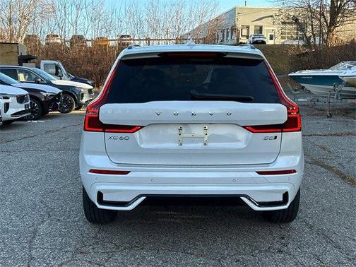 2026 Volvo XC60 B5 Plus