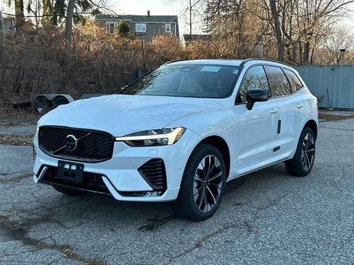 2026 Volvo XC60 B5 Plus