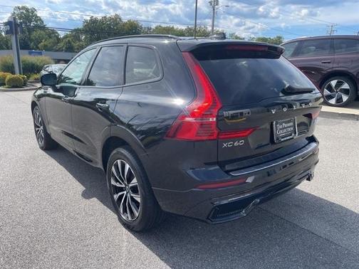 2023 Volvo XC60 B5 Plus Dark Theme