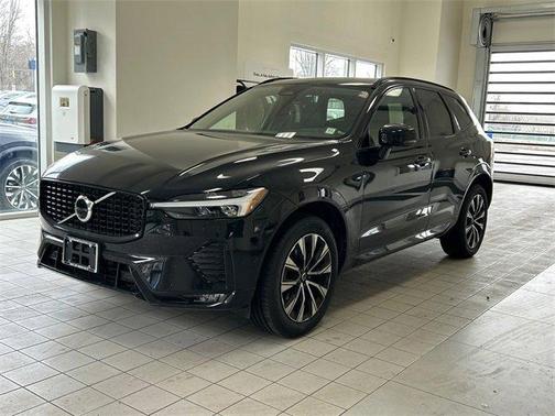 2023 Volvo XC60 B5 Plus Dark Theme