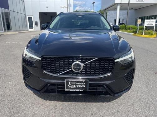 2023 Volvo XC60 B5 Plus Dark Theme