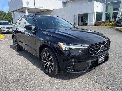 2023 Volvo XC60 B5 Plus Dark Theme