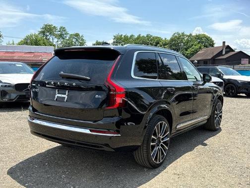 Onyx Black Metallic 2026 Volvo XC90 B6 Plus 7-Seater