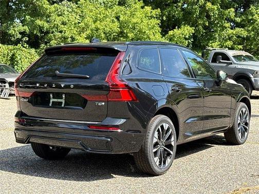 2026 Volvo XC60 Plug-In Hybrid T8 Plus