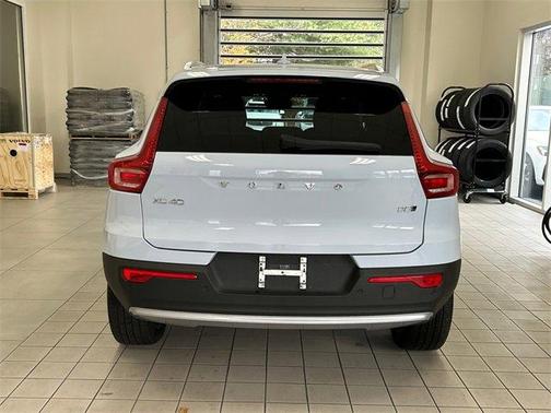 2024 Volvo XC40 B5 Plus Bright Theme