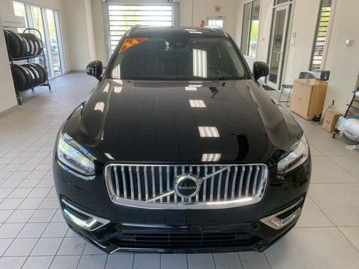 2024 Volvo XC90 B5 Core Bright Theme
