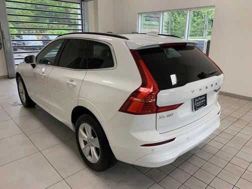 2022 Volvo XC60 B5 Momentum