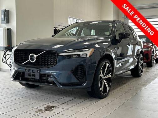 2023 Volvo XC60 Recharge Plug-In Hybrid T8 Ultimate Dark Theme