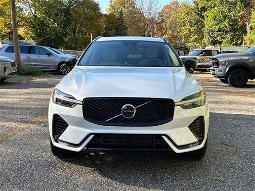 2026 Volvo XC60 B5 Ultra