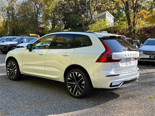 2026 Volvo XC60 B5 Ultra