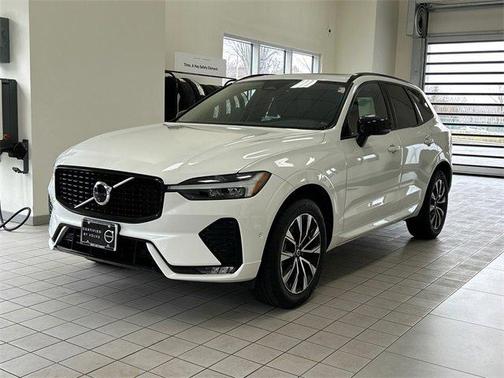 2025 Volvo XC60 B5 Plus