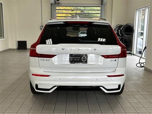2025 Volvo XC60 B5 Plus