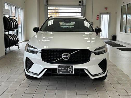 2025 Volvo XC60 B5 Plus